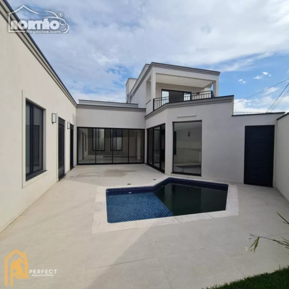 Casa à venda com 5 quartos, 270m² - Foto 2