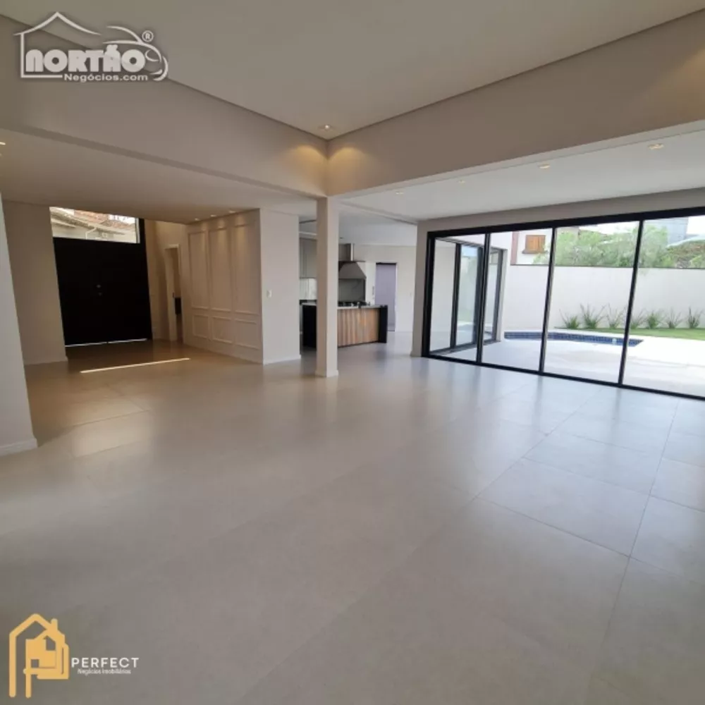 Casa à venda com 5 quartos, 270m² - Foto 3