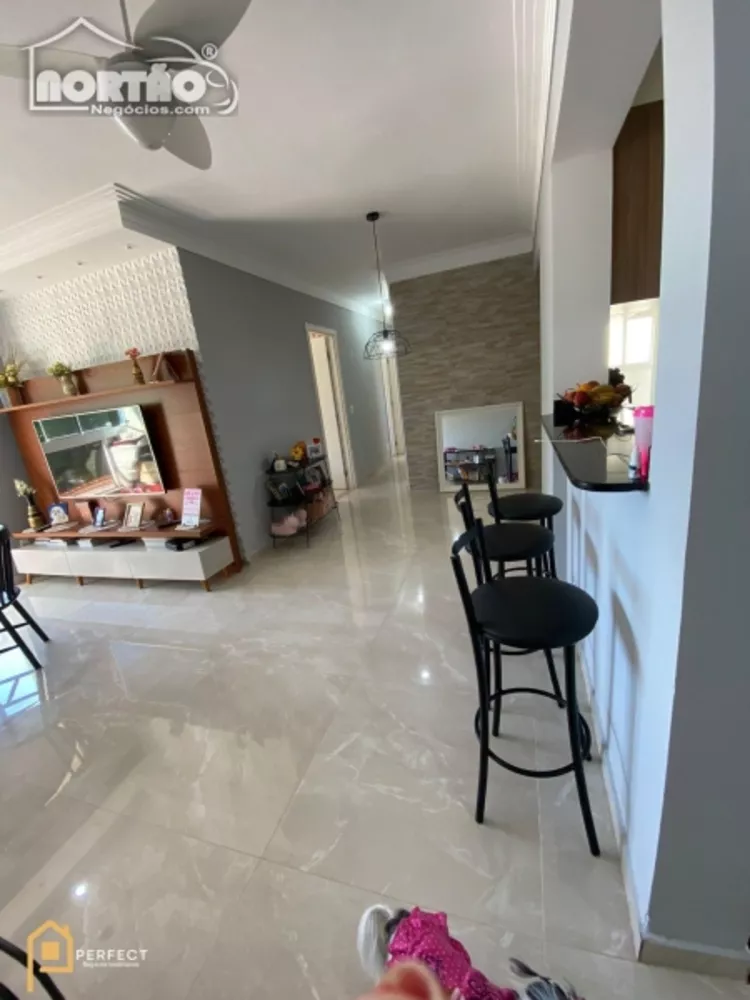 Casa à venda com 4 quartos, 100m² - Foto 7