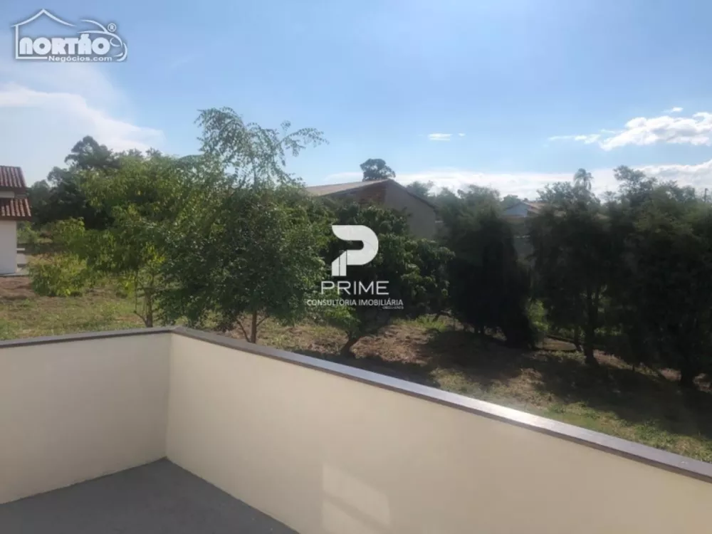 Casa à venda com 6 quartos, 250m² - Foto 4