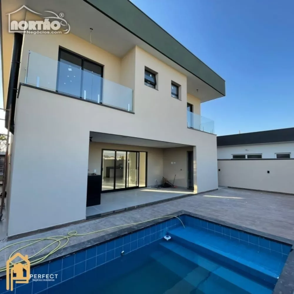 Casa à venda com 5 quartos, 260m² - Foto 3