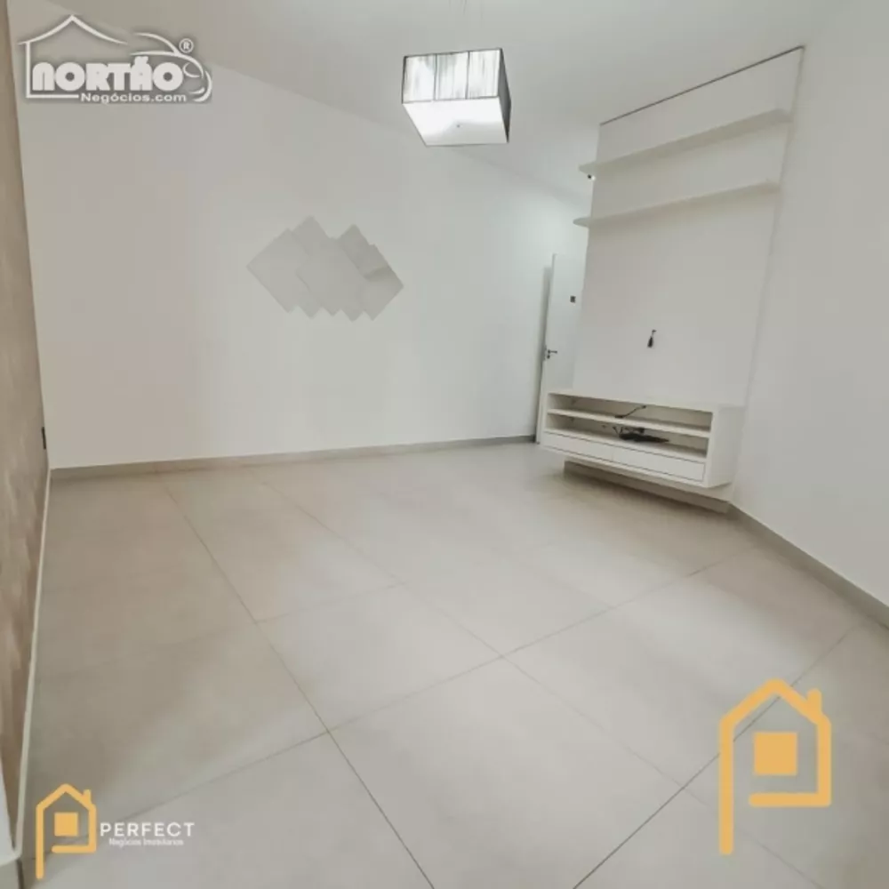 Casa à venda com 2 quartos, 67m² - Foto 2