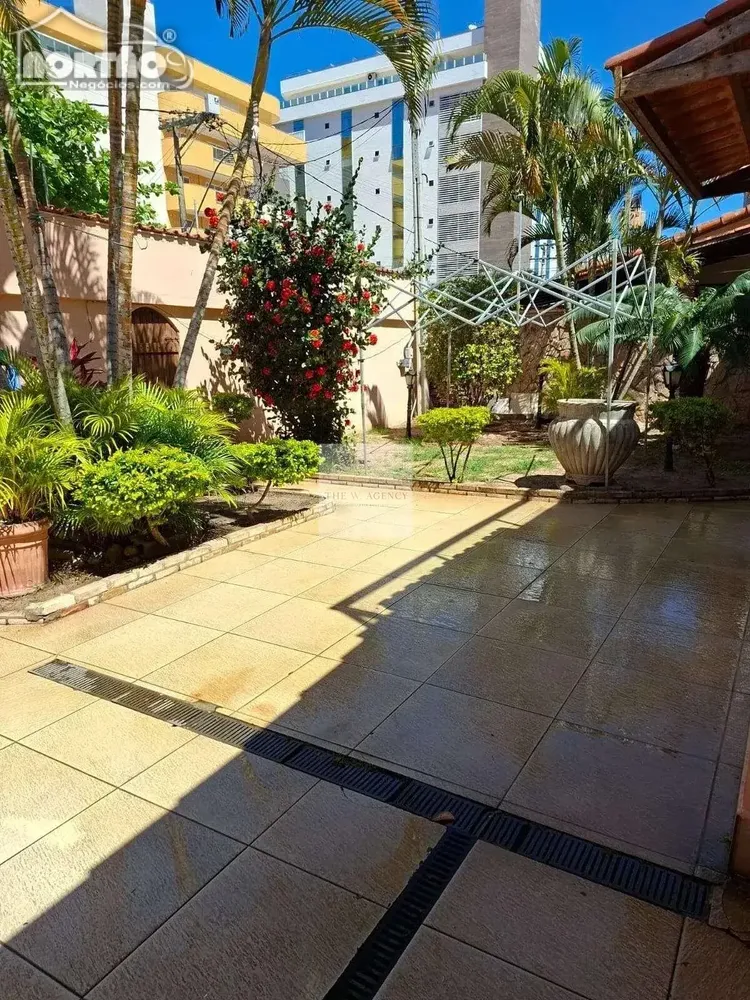 Casa, 6 quartos, 375 m² - Foto 1