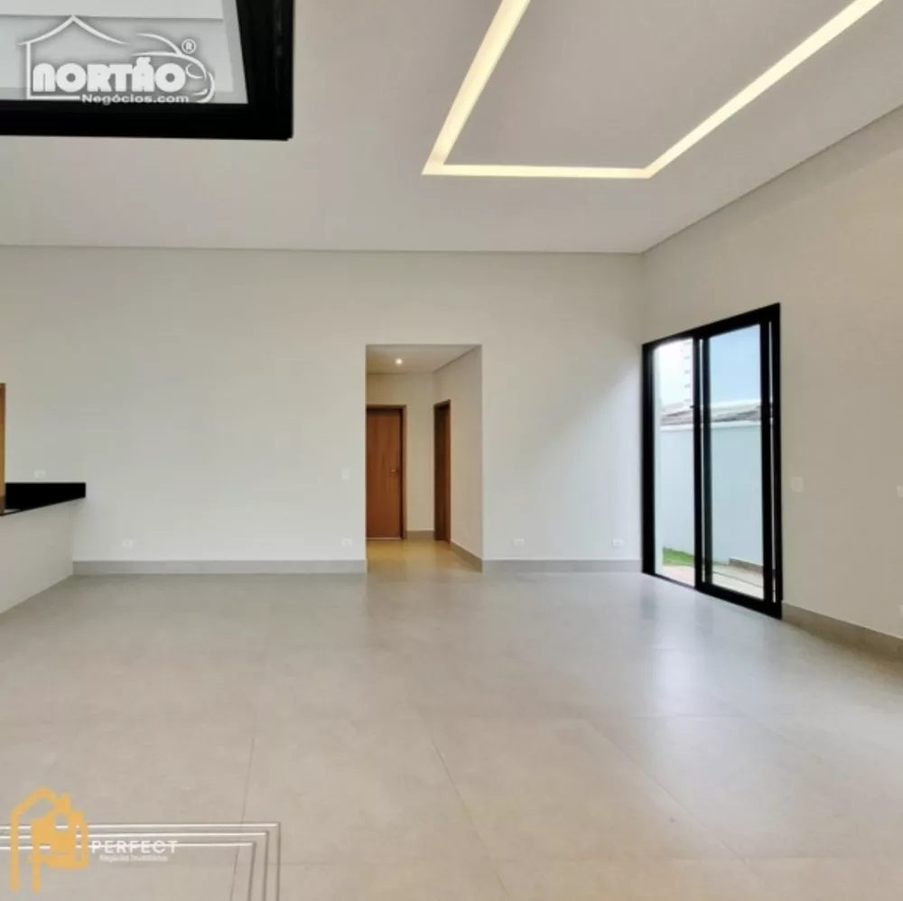 Casa à venda com 5 quartos, 234m² - Foto 8