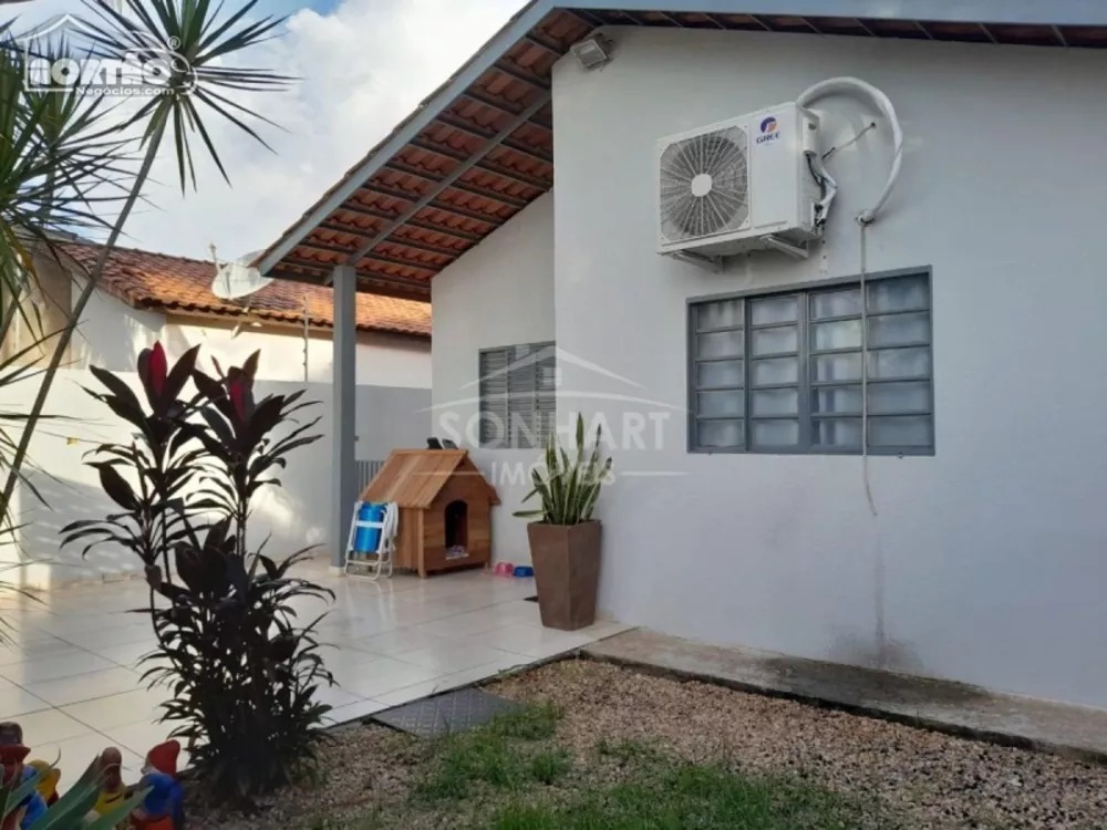 Casa à venda com 3 quartos, 55m² - Foto 1