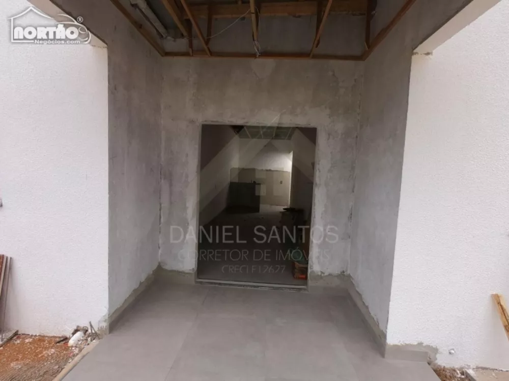 Casa à venda com 3 quartos, 60m² - Foto 4