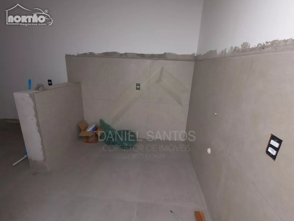 Casa à venda com 3 quartos, 60m² - Foto 8