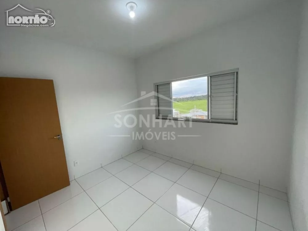 Casa à venda com 3 quartos, 69m² - Foto 5