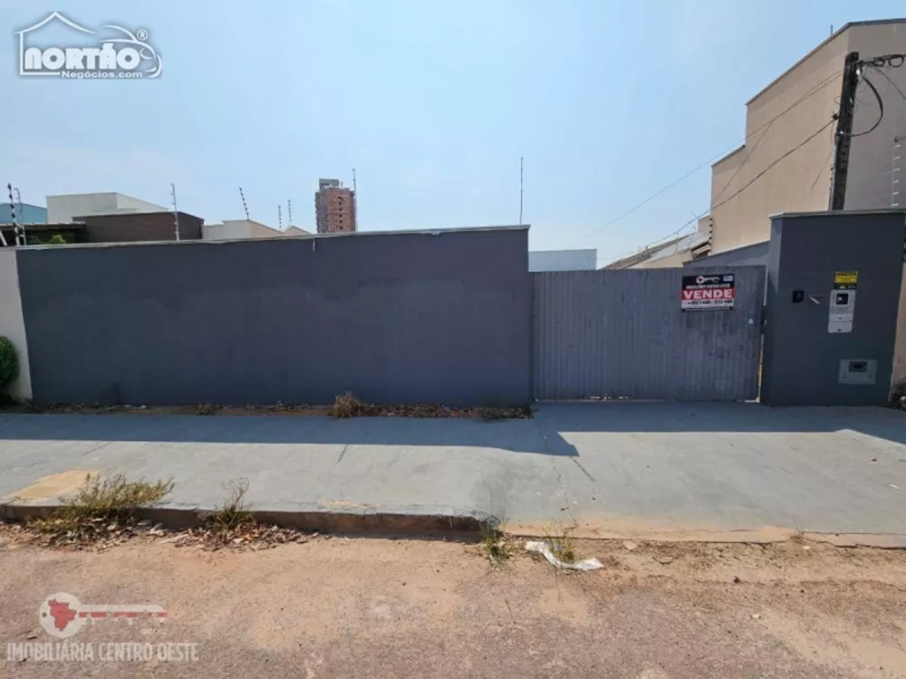 Casa à venda com 3 quartos, 360m² - Foto 1