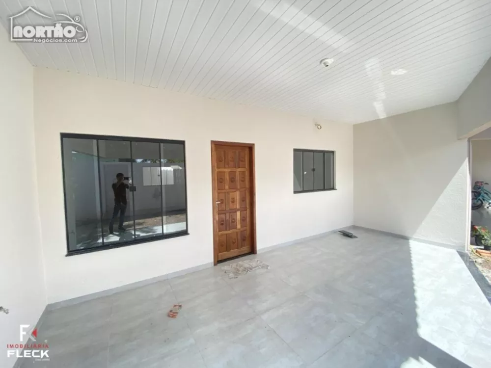 Casa à venda com 3 quartos, 70m² - Foto 3