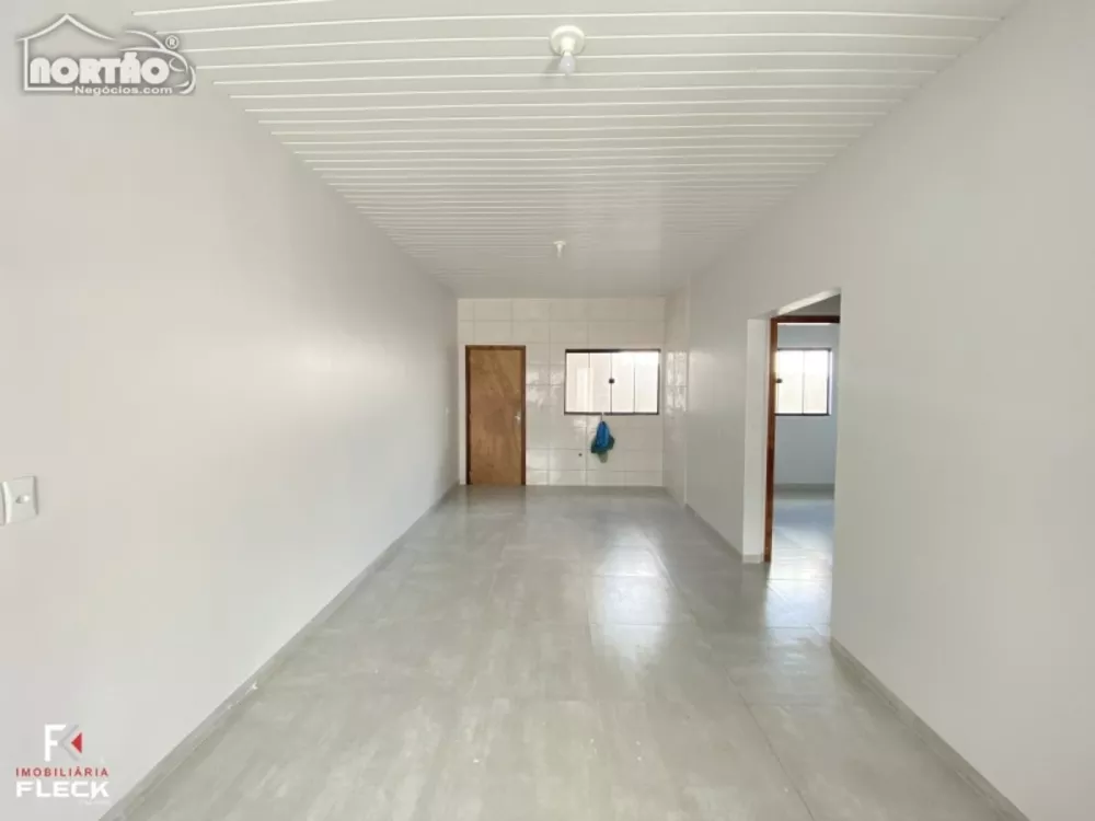 Casa à venda com 3 quartos, 70m² - Foto 4