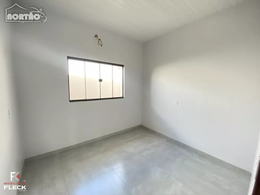 Casa à venda com 3 quartos, 70m² - Foto 8