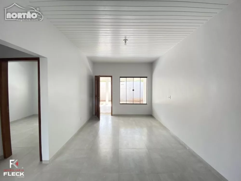 Casa à venda com 3 quartos, 70m² - Foto 5