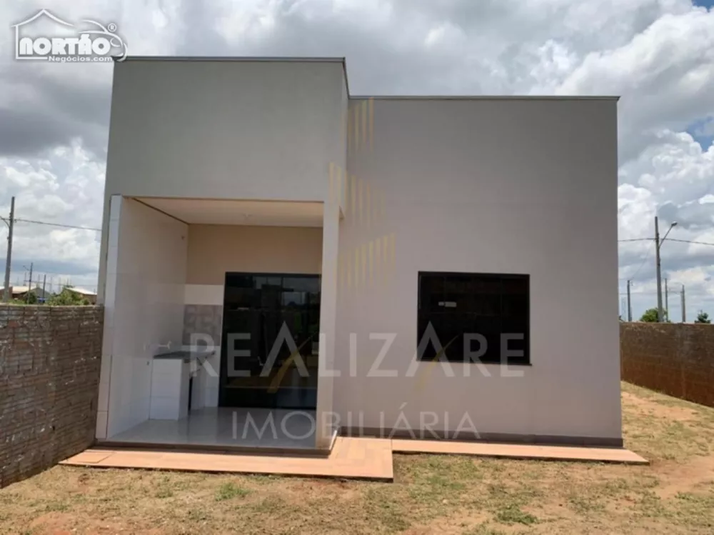 Casa à venda com 3 quartos, 52m² - Foto 1