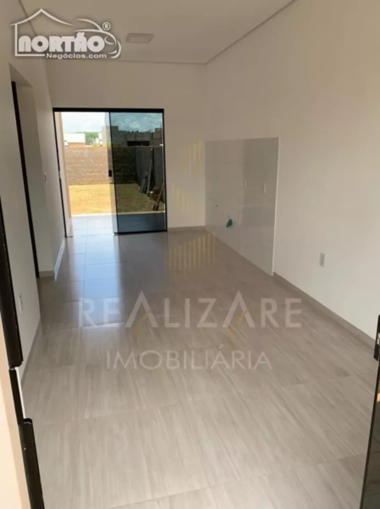 Casa à venda com 3 quartos, 52m² - Foto 2