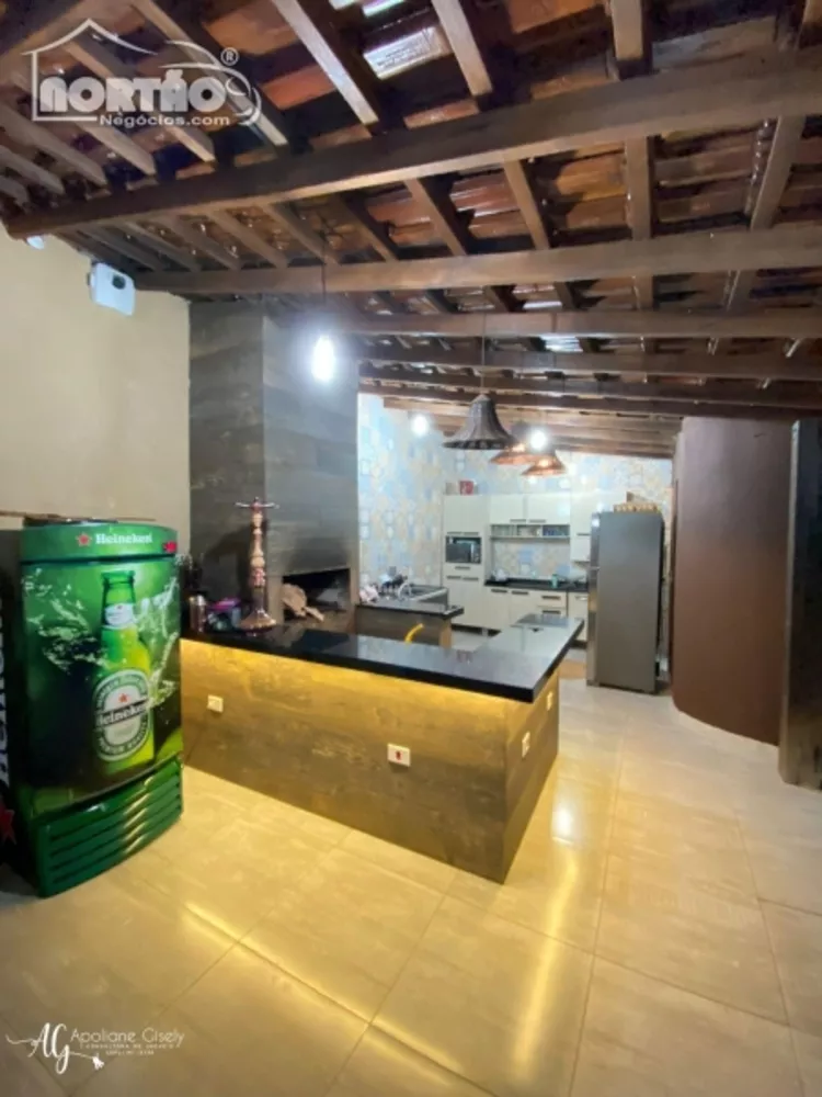 Casa à venda com 4 quartos, 175m² - Foto 2