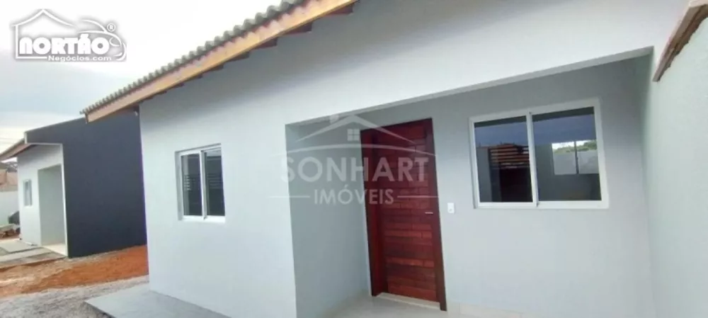 Casa à venda com 2 quartos, 70m² - Foto 2