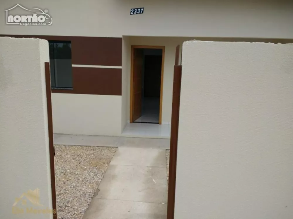 Casa à venda com 3 quartos, 70m² - Foto 4