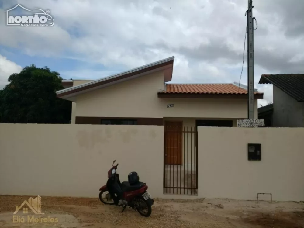 Casa à venda com 3 quartos, 70m² - Foto 1