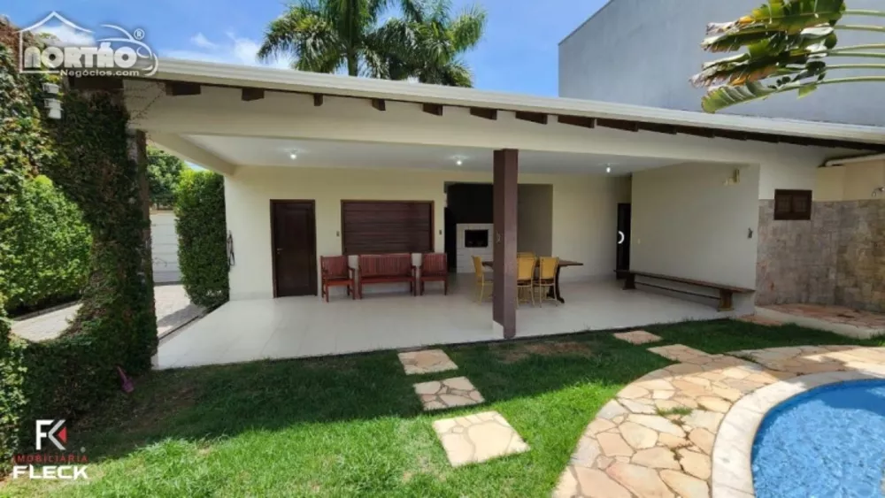 Casa à venda com 4 quartos, 300m² - Foto 4