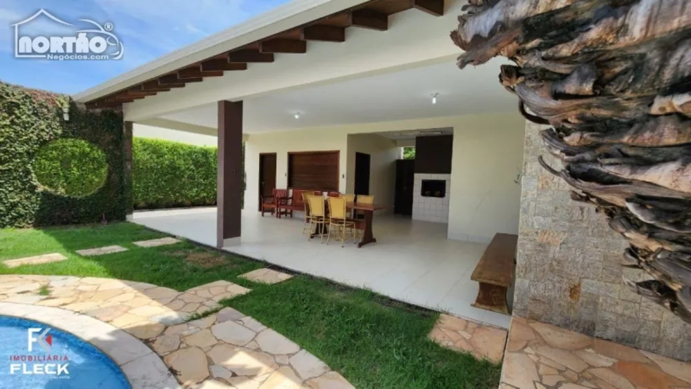 Casa à venda com 4 quartos, 300m² - Foto 3