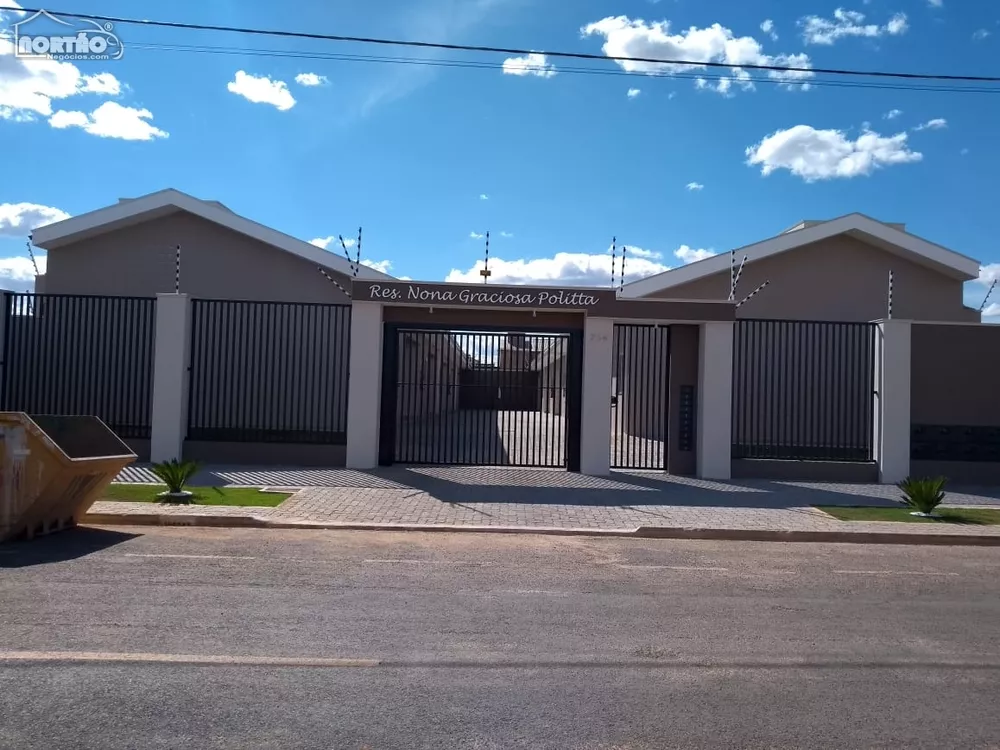 Casa à venda com 3 quartos, 80m² - Foto 2