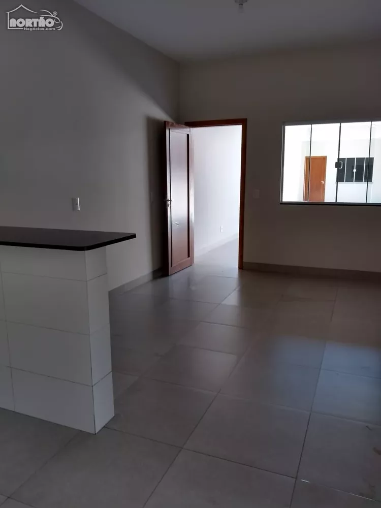 Casa à venda com 3 quartos, 80m² - Foto 9