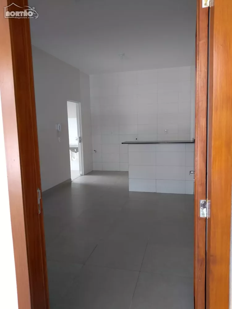 Casa à venda com 3 quartos, 80m² - Foto 12