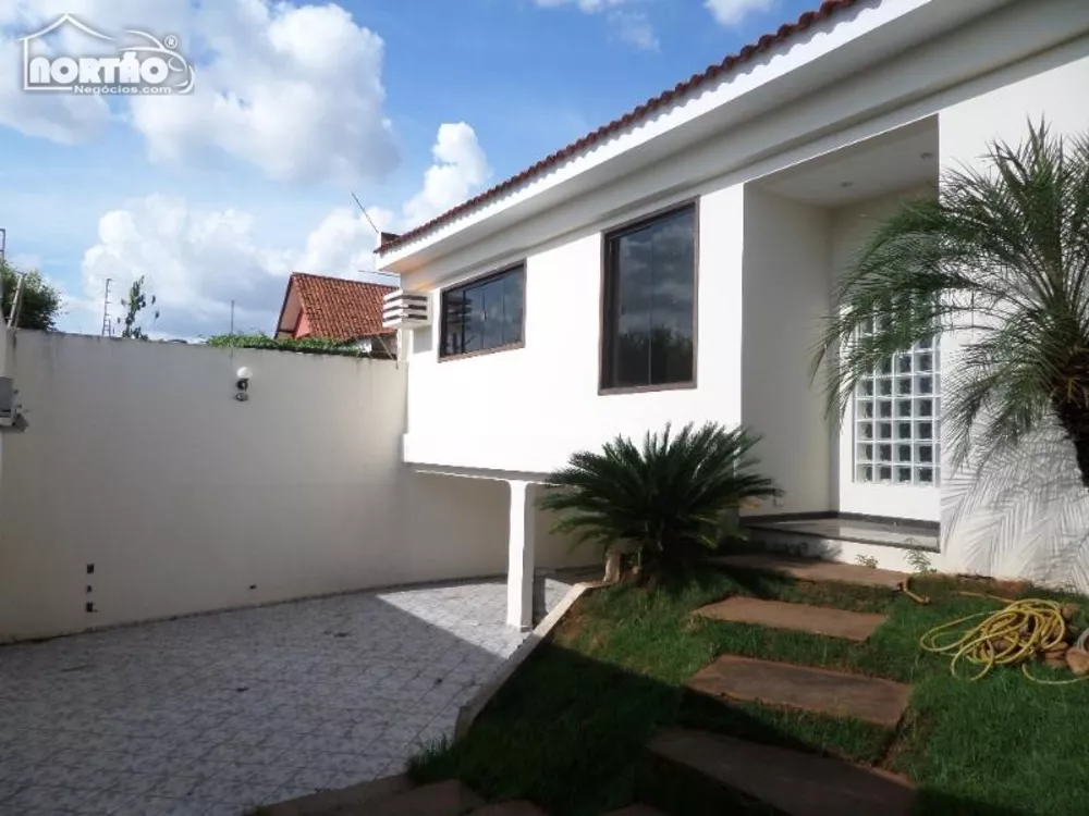 Casa à venda com 4 quartos, 350m² - Foto 2