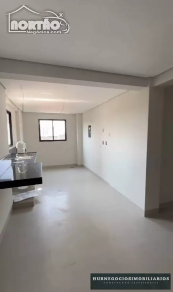 Casa à venda com 4 quartos, 71m² - Foto 3