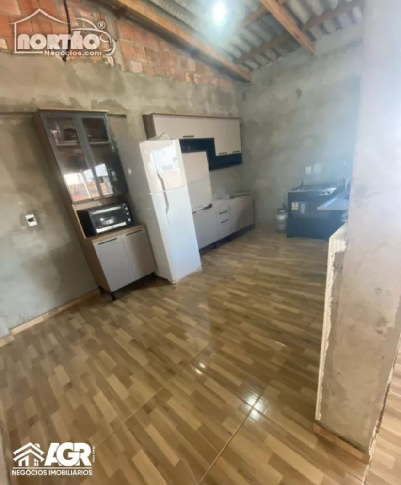 Casa à venda com 3 quartos, 100m² - Foto 4