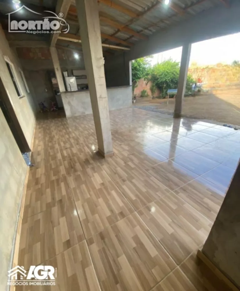 Casa à venda com 3 quartos, 100m² - Foto 3