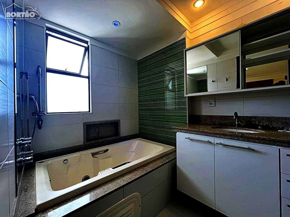 Casa, 6 quartos, 266 m² - Foto 9