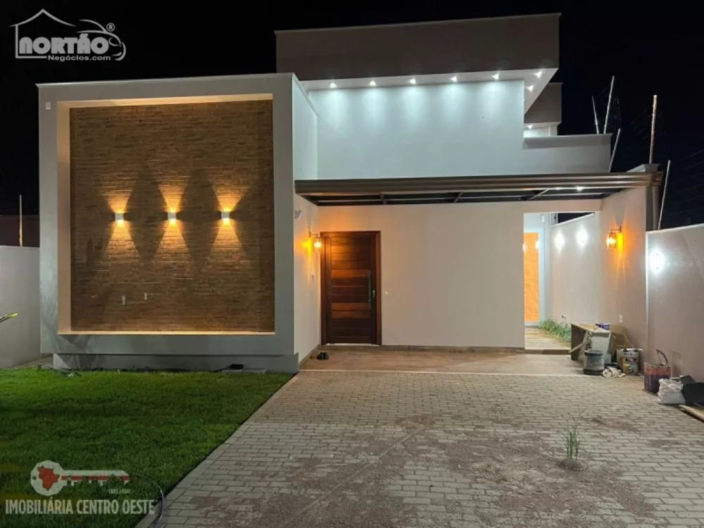 Casa à venda com 3 quartos, 115m² - Foto 2