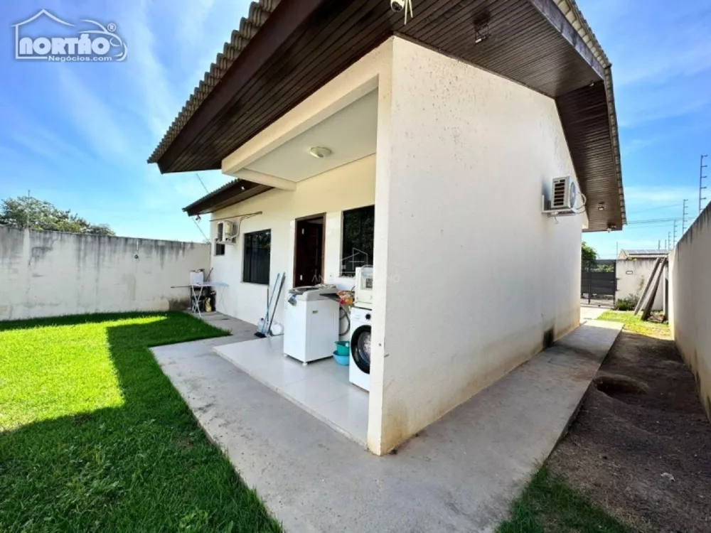 Casa à venda com 2 quartos, 66m² - Foto 4