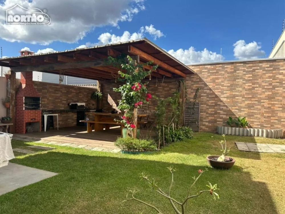 Casa à venda com 2 quartos, 140m² - Foto 3