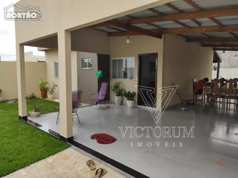 Casa à venda com 2 quartos, 65m² - Foto 2