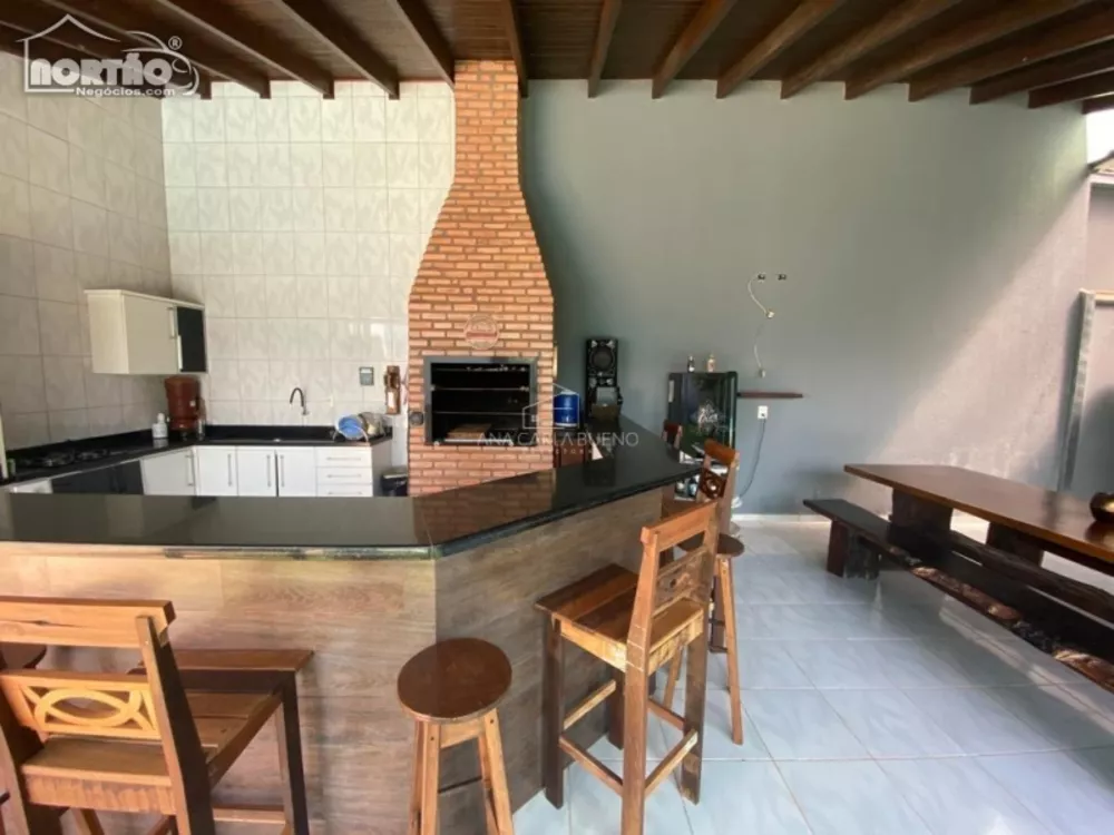 Casa à venda com 2 quartos, 180m² - Foto 10