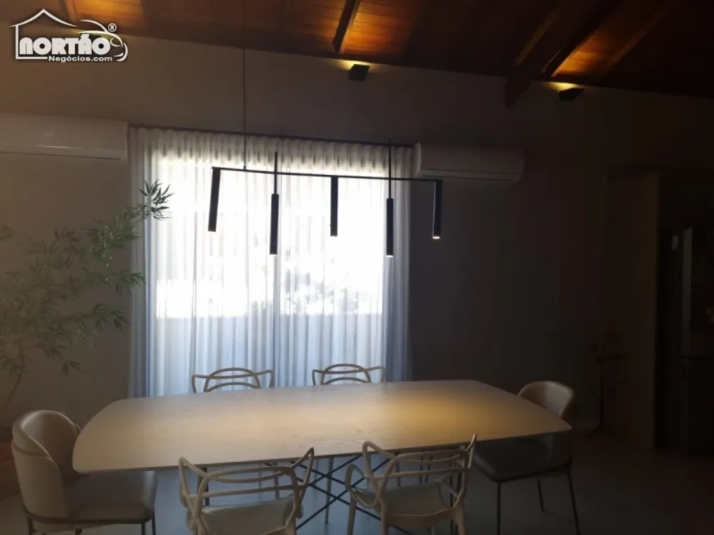 Casa, 3 quartos, 204 m² - Foto 10