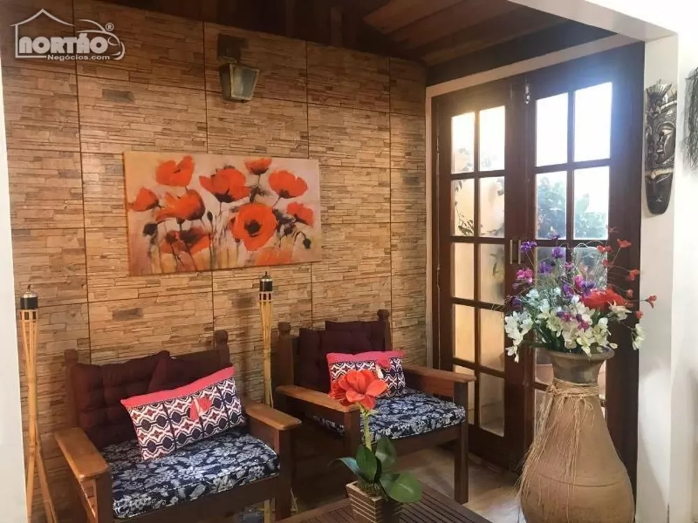 Casa à venda com 4 quartos, 98m² - Foto 6