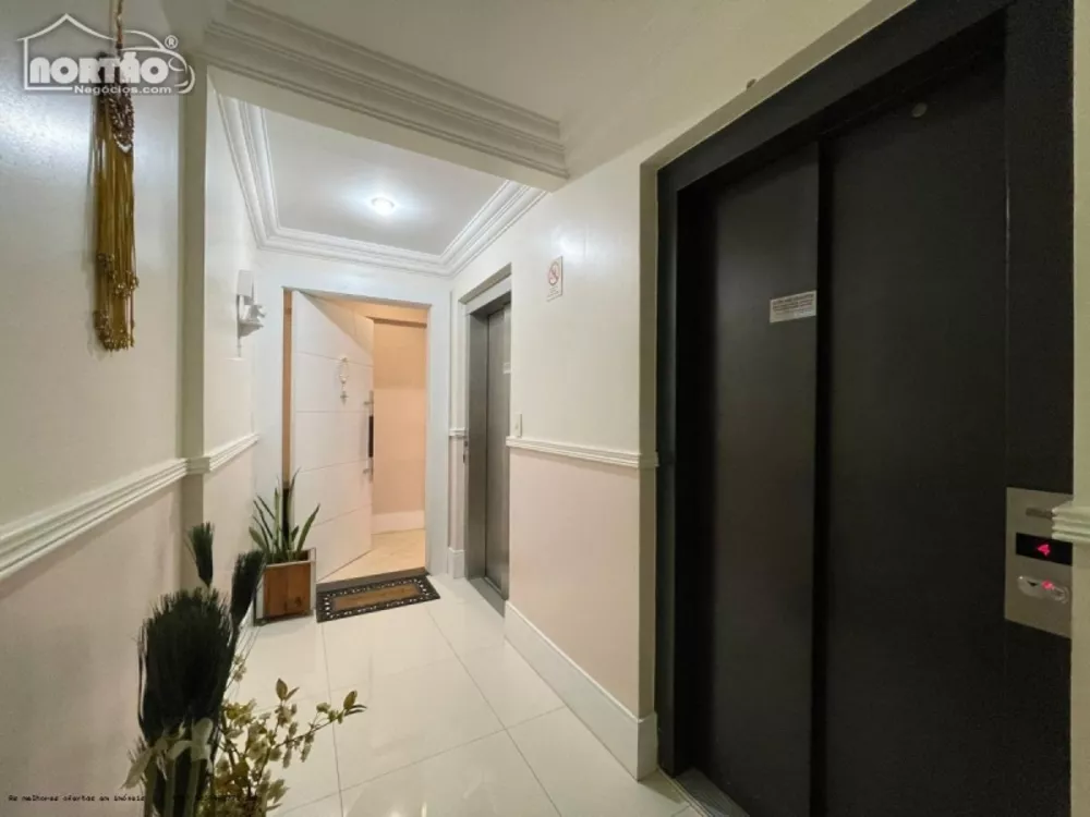 Casa à venda com 4 quartos, 261m² - Foto 4