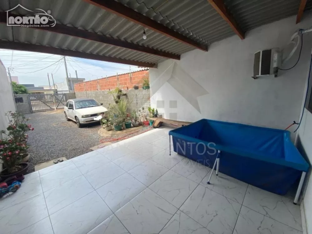 Casa à venda com 3 quartos, 90m² - Foto 3