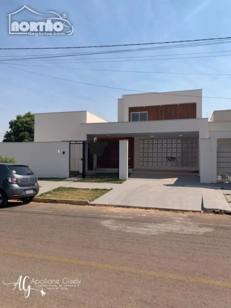 Casa à venda com 3 quartos, 196m² - Foto 1