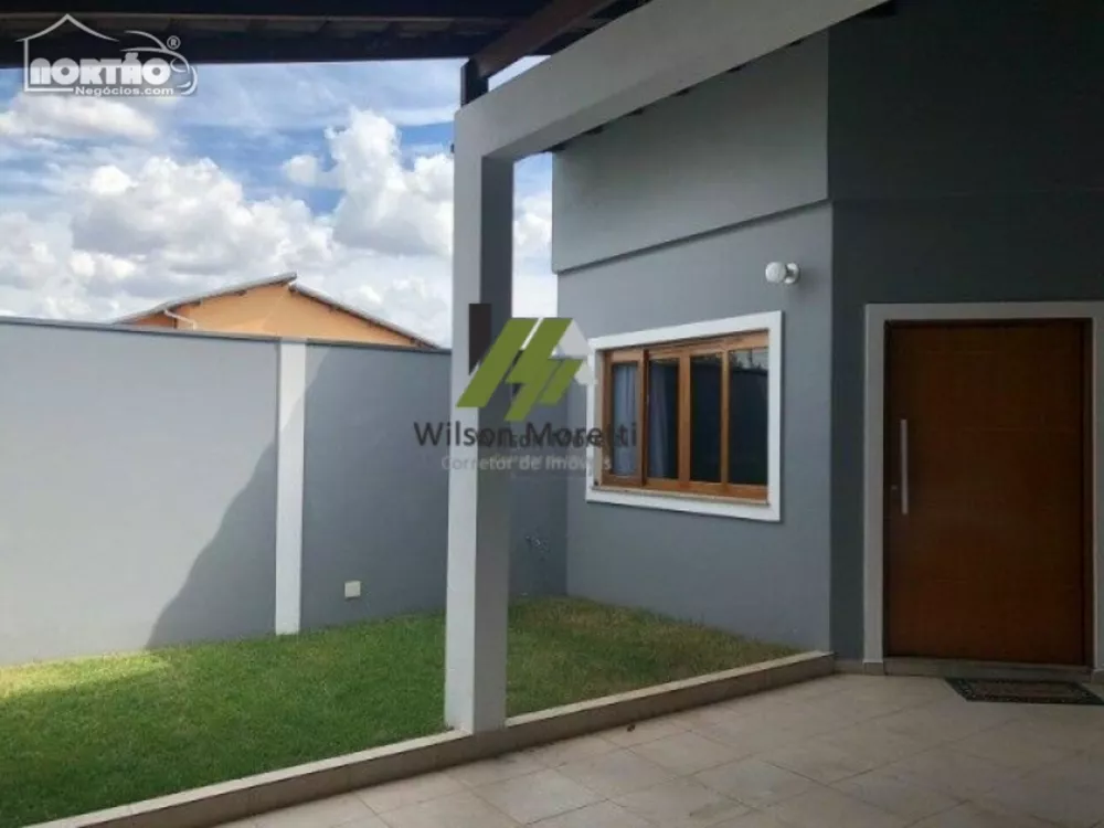 Casa à venda com 5 quartos, 155m² - Foto 1