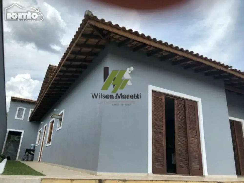 Casa à venda com 5 quartos, 155m² - Foto 2