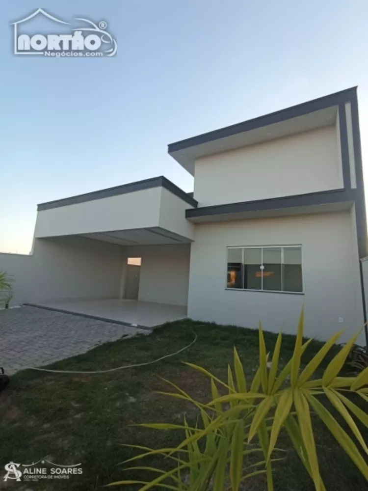 Casa à venda com 4 quartos, 132m² - Foto 1