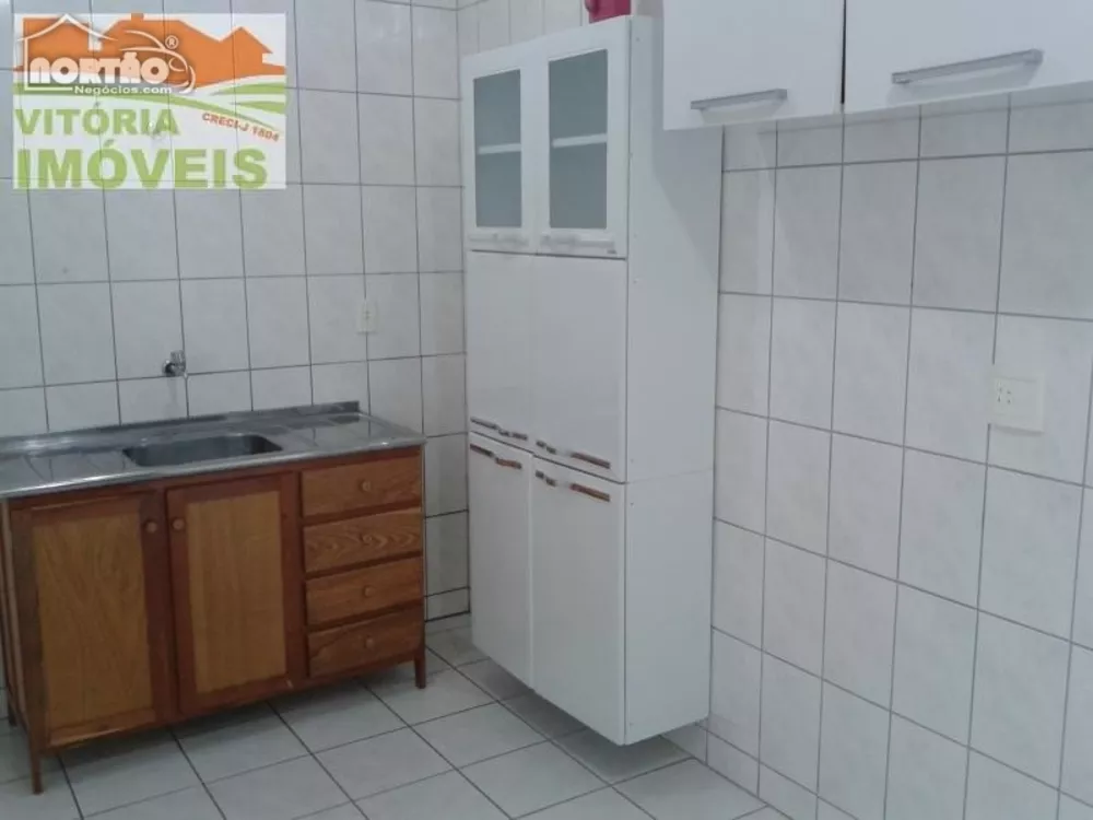 Casa à venda com 3 quartos, 64m² - Foto 4