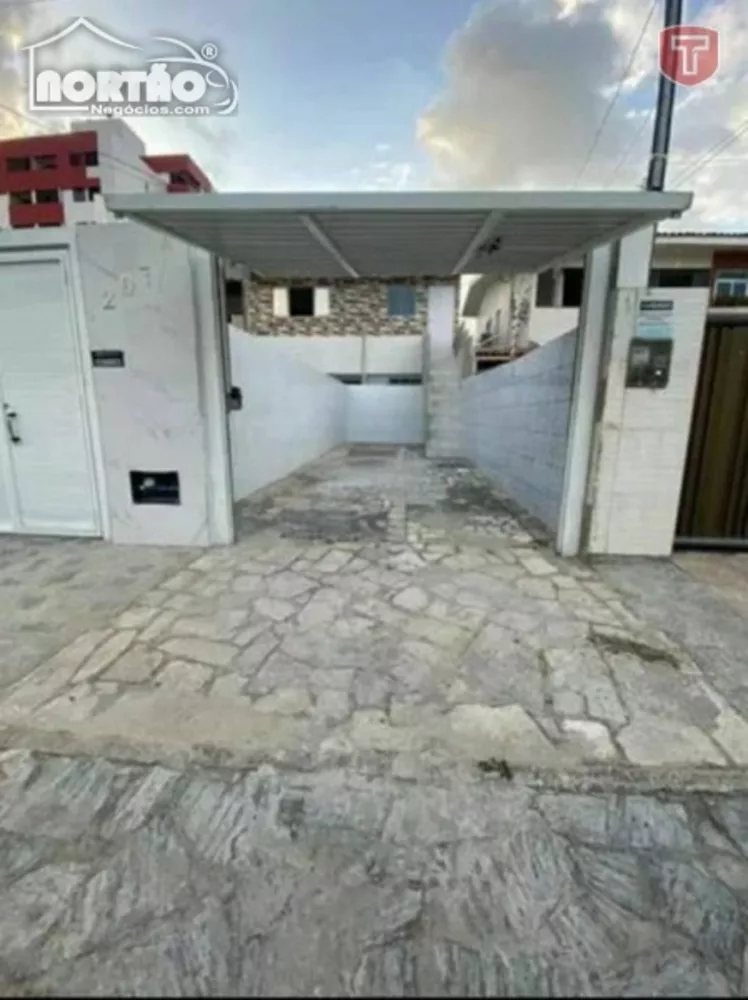 Casa à venda com 4 quartos, 112m² - Foto 2