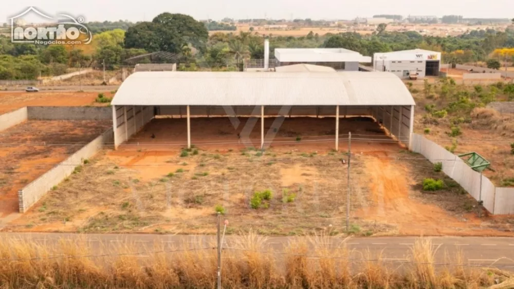 Casa à venda com 3 quartos, 169m² - Foto 1