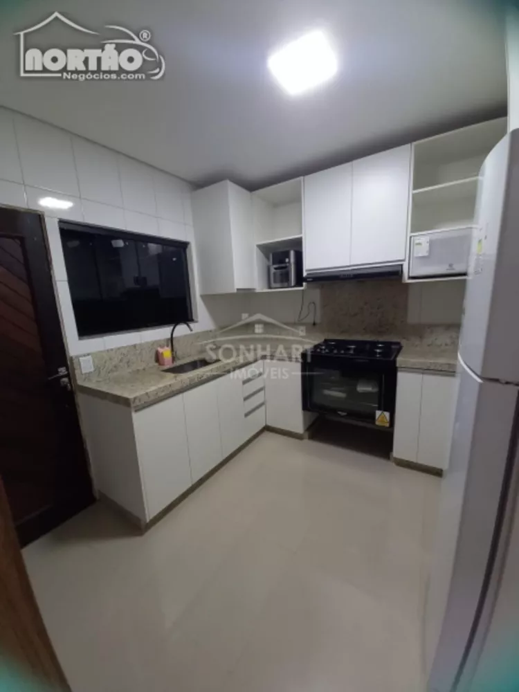 Casa à venda com 2 quartos, 107m² - Foto 3